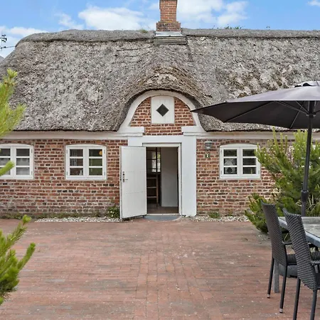 1 Bedroom Awesome In *