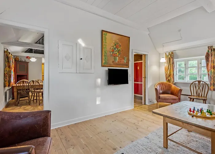 2 Bedroom Lovely In